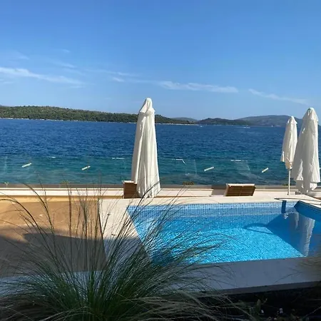 Lefkada Blue Luxury Apartments B1, Perigiali Deck Level 公寓