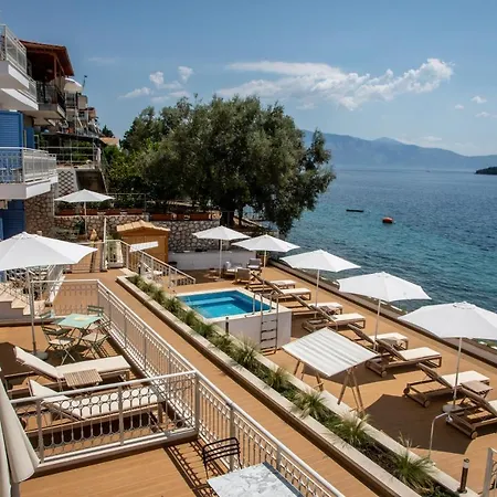 Lefkada Blue Luxury Apartments B1, Perigiali Deck Level * 奈德里